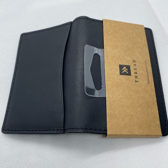 Slim Wallet THREAD Carry On Small Credit Card Holder Leather NWT - Picture 2 of 6